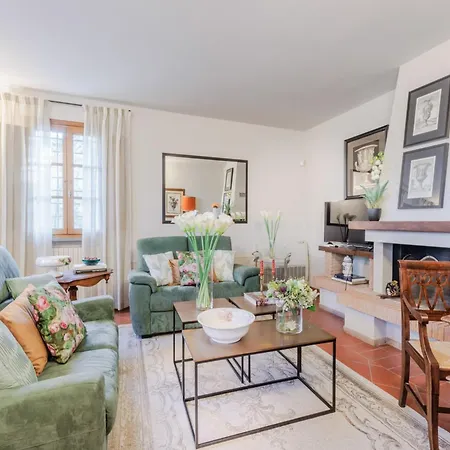 Elegant Retreat In The Heart Of 빌라 루카
