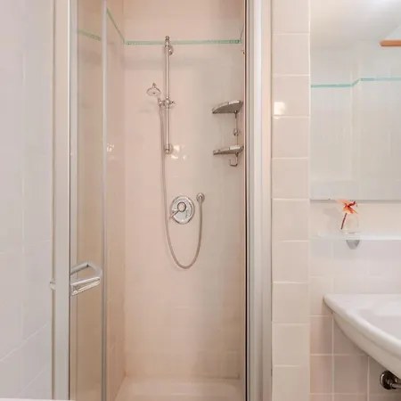 Elegant Retreat In The Heart Of 빌라 *