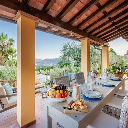 Elegant Retreat In The Heart Of *