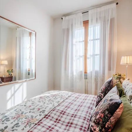 Elegant Retreat In The Heart Of *